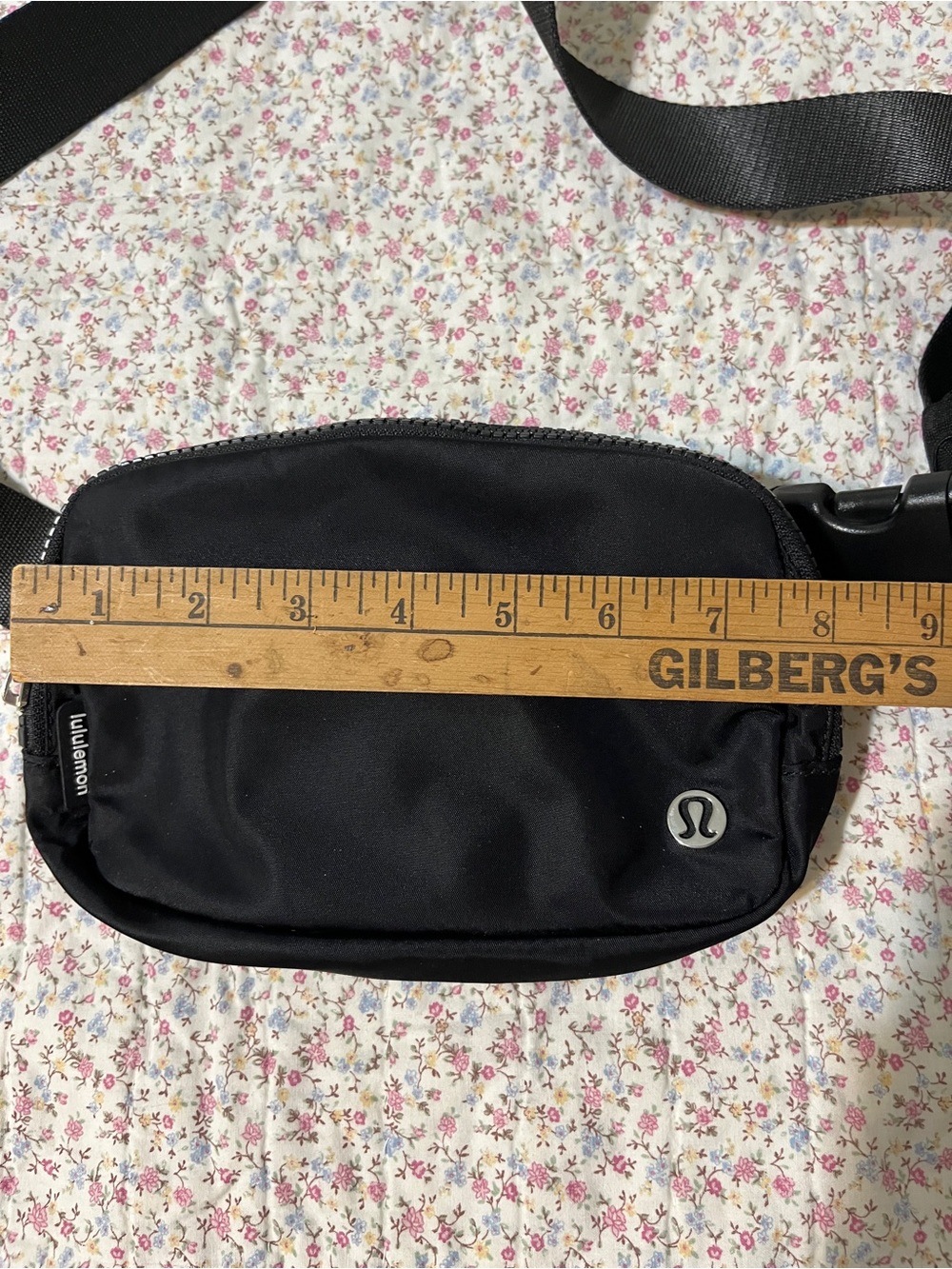 lululemon athletica Black Crossbody Belt Bag - Picture 2 of 5